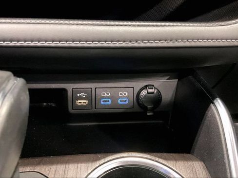 Used 2022 Toyota Highlander Limited AWD/4WD image 35