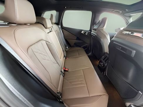 Used 2026 BMW X3 xDrive30 w/ Premium Package image 28