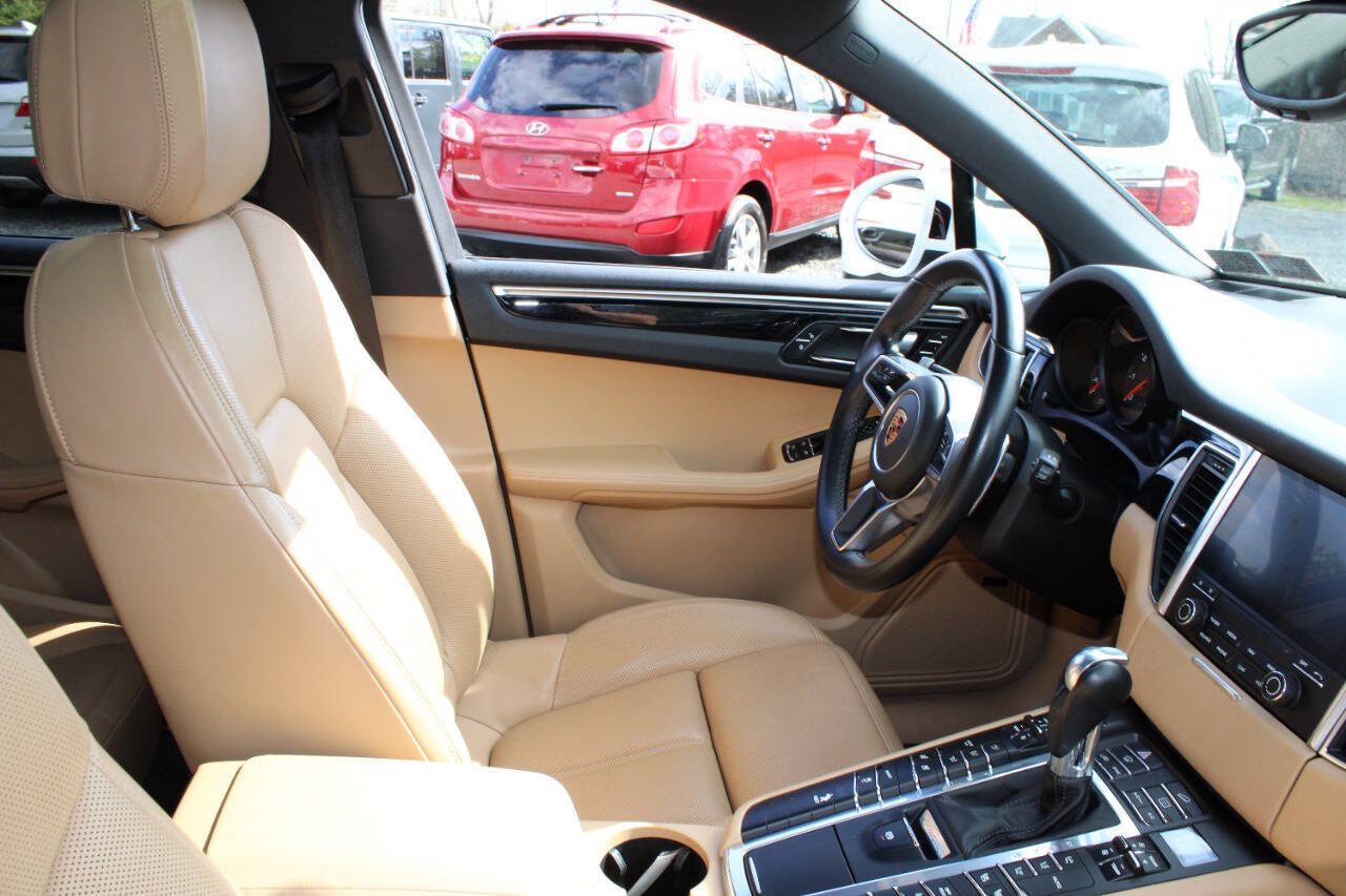 Used 2017 Porsche Macan AWD/4WD image 11