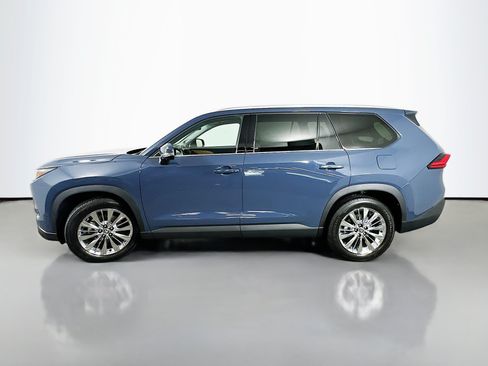 Used 2024 Toyota Grand Highlander AWD image 4