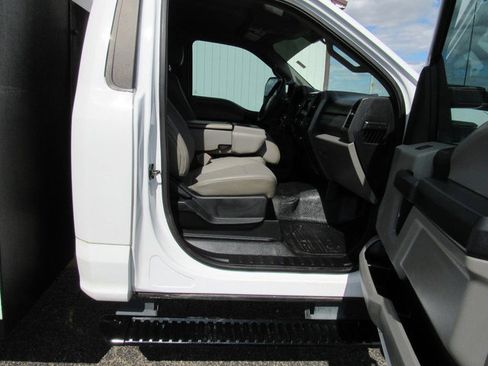Used 2019 Ford F550 4x4 Regular Cab Super Duty image 13