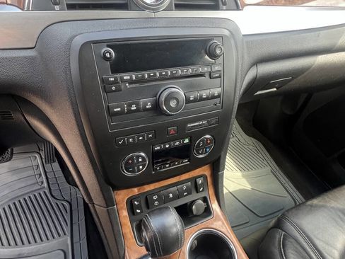 Used 2009 Buick Enclave CXL image 14