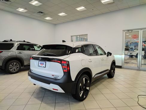 New 2026 Nissan Kicks SR w/ Cold Weather Package image 2