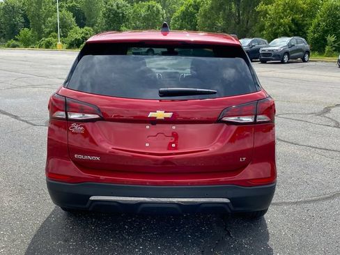 Certified 2024 Chevrolet Equinox LT w/ LPO, Floor Liner Package FWD image 4