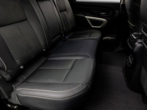 Used 2019 Nissan Titan PRO-4X image 33