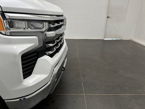 Used 2025 Chevrolet Silverado 1500 LTZ w/ Z71 Off-Road Package AWD/4WD image 2