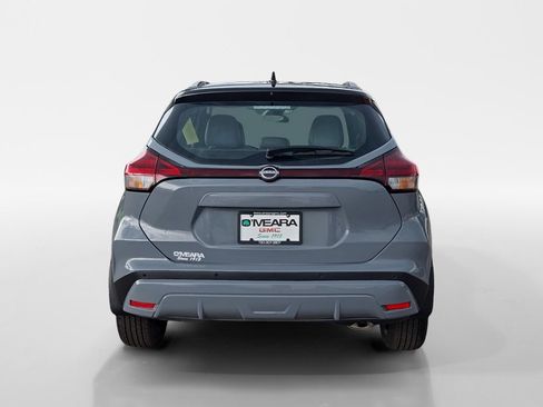 Used 2023 Nissan Kicks SR w/ SR Premium Package FWD image 4