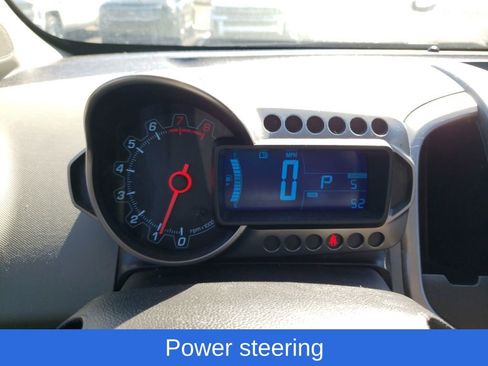 Used 2013 Chevrolet Sonic LT image 18