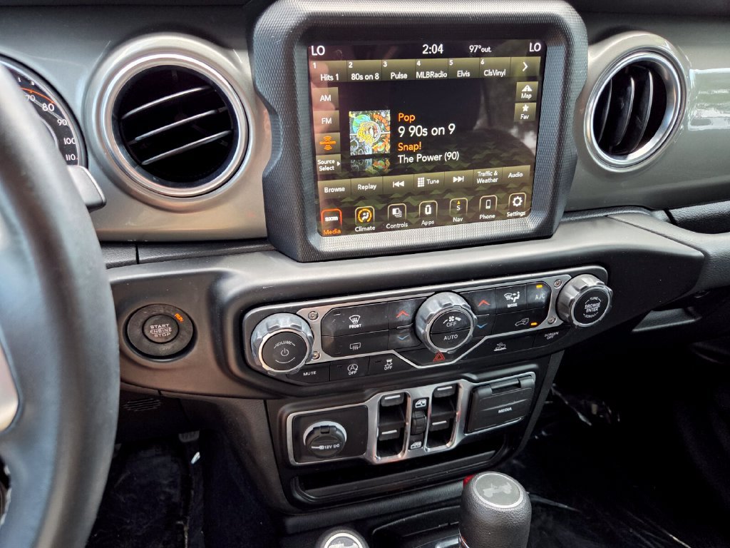 Used 2022 Jeep Wrangler Unlimited Sahara AWD/4WD image 20