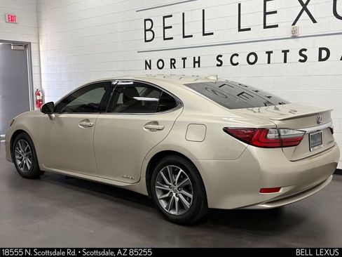 Used 2017 Lexus ES 300h FWD image 9