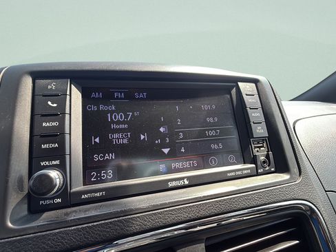 Used 2020 Dodge Grand Caravan SXT FWD image 19
