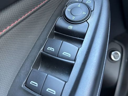 Used 2023 Chevrolet TrailBlazer RS w/ Sun and Liftgate Package image 6