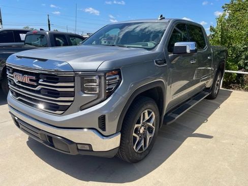 Used 2023 GMC Sierra 1500 SLT w/ SLT Convenience Package AWD/4WD image 3