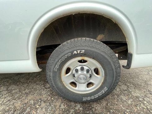 Used 2016 Chevrolet Express 2500 image 14