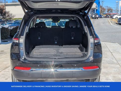 Used 2023 Jeep Grand Cherokee Limited image 10