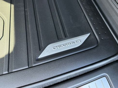 New 2026 Chevrolet Suburban High Country AWD/4WD image 11