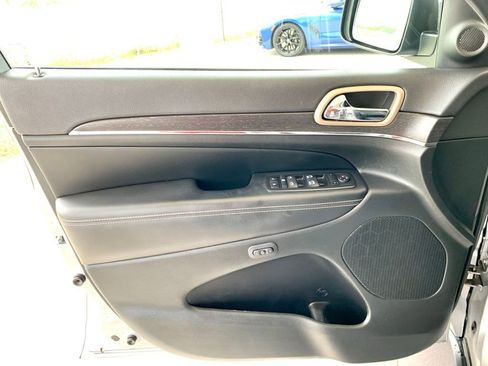 Used 2015 Jeep Grand Cherokee Limited image 11
