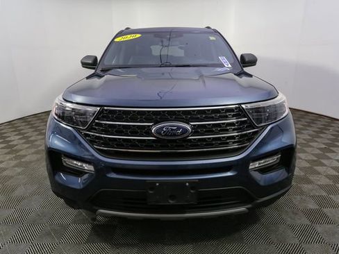 Used 2020 Ford Explorer XLT w/ Equipment Group 202A AWD/4WD image 4