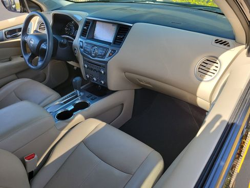 Used 2017 Nissan Pathfinder SL w/ SL Premium Package image 13