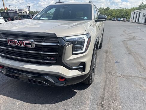 New 2027 GMC Terrain AT4 w/ Convenience Package III AWD/4WD image 10