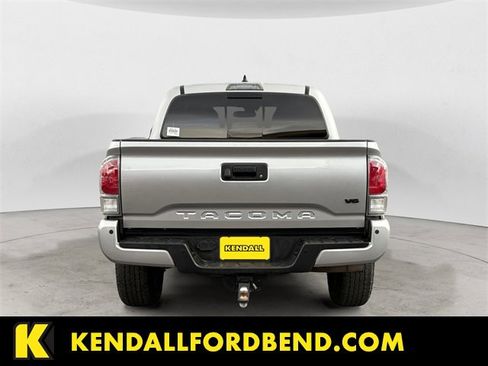 Used 2022 Toyota Tacoma TRD Off-Road w/ Technology Package image 4