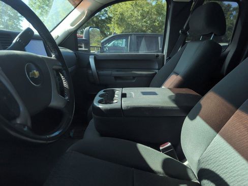 Used 2013 Chevrolet Silverado 2500 LT w/ Interior Plus Package AWD/4WD image 2