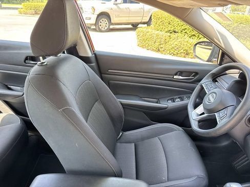 Used 2025 Nissan Altima 2.5 SV FWD image 14