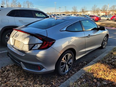 Used 2018 Honda Civic EX-T image 9