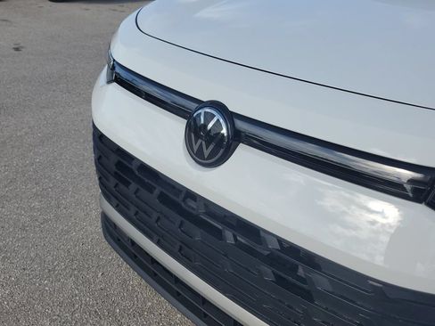 Certified 2026 Volkswagen Tiguan SE FWD image 11