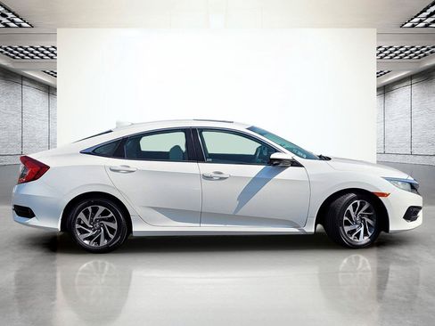 Used 2018 Honda Civic EX image 7