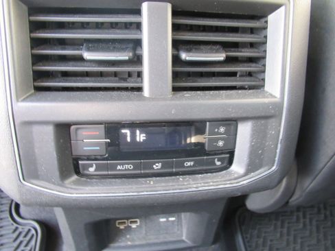 Used 2019 Volkswagen Atlas SEL Premium image 14