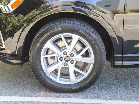 Used 2024 Audi Q3 2.0T Premium w/ Convenience Package image 9