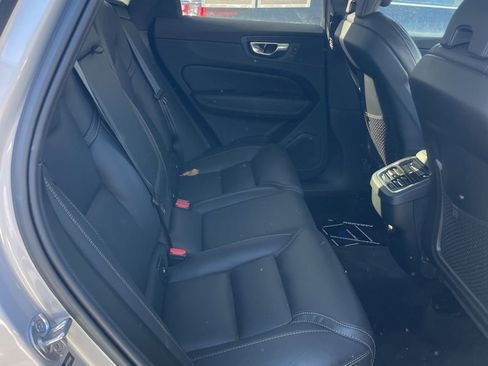 Used 2023 Volvo XC60 B6 Ultimate w/ Climate Package image 30