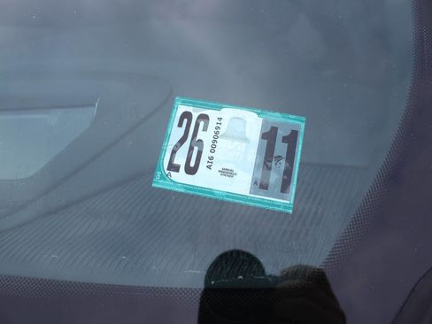 Used 2022 Jeep Wagoneer Series III w/ Premium Group I image 9