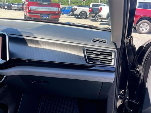 Used 2024 Volkswagen Atlas Peak Edition SEL AWD/4WD image 15