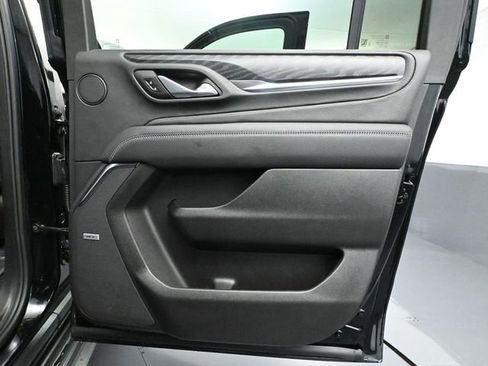 Used 2024 GMC Yukon XL Denali w/ Advanced Technology Package image 53