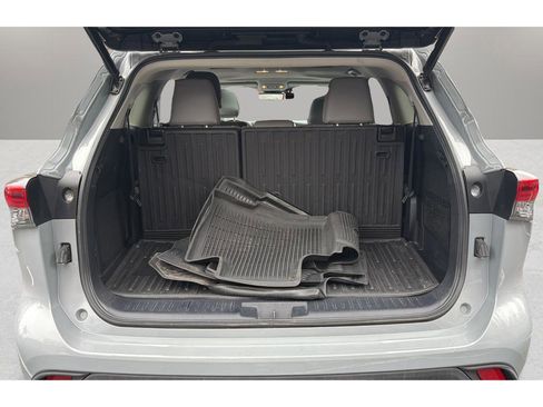 Used 2022 Toyota Highlander Bronze Edition image 19