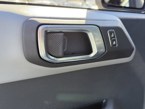 Used 2023 Ford Bronco Badlands image 16