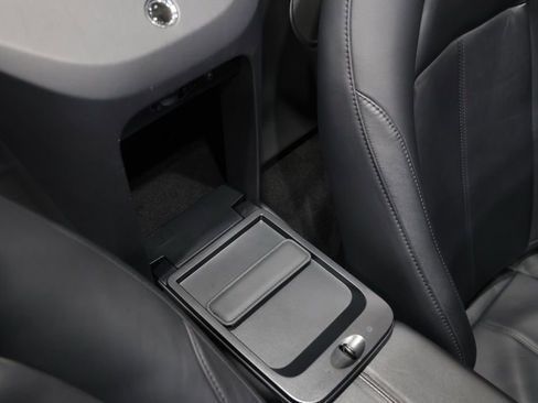 Used 2022 Aston Martin V8 Vantage Roadster image 33