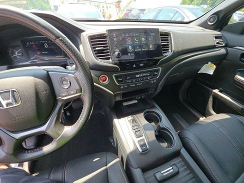 Used 2023 Honda Passport TrailSport image 17