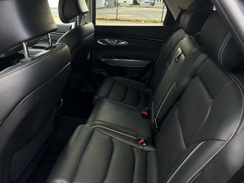 Used 2024 Genesis GV70 2.5T w/ Advanced Package image 15