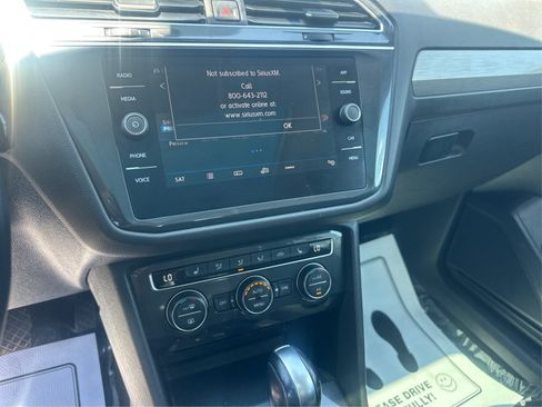 Used 2019 Volkswagen Tiguan SE w/ Panoramic Sunroof Package AWD/4WD image 23