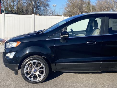 Used 2019 Ford EcoSport Titanium image 2