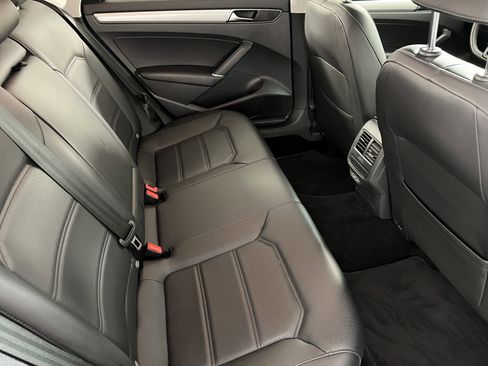 Used 2019 Volkswagen Passat 2.0T Wolfsburg w/ Wheels & Sunroof Package image 22
