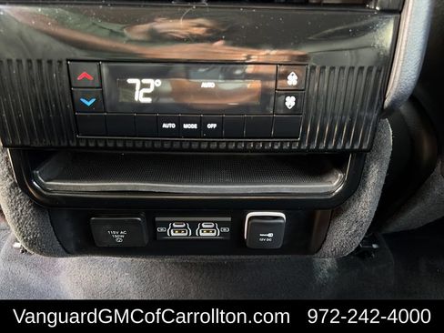 Used 2024 Jeep Wagoneer Series II w/ Flexible Seating Group RWD image 23