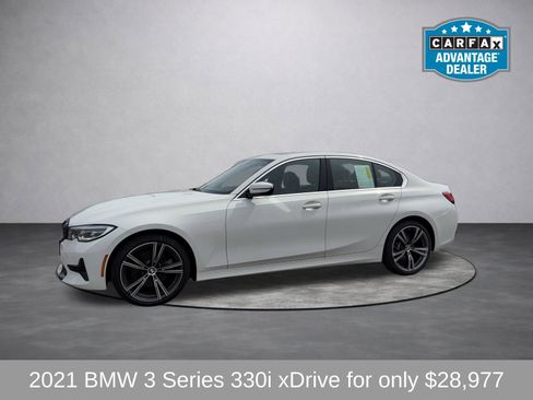 Used 2021 BMW 330i xDrive Sedan w/ Convenience Package image 9