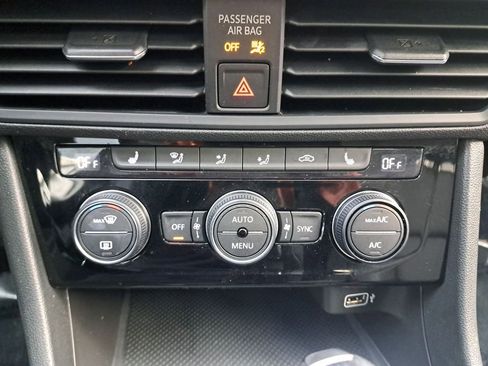 Used 2019 Volkswagen Jetta SE image 23