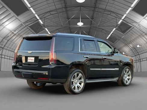 Used 2016 Cadillac Escalade Luxury AWD/4WD image 6