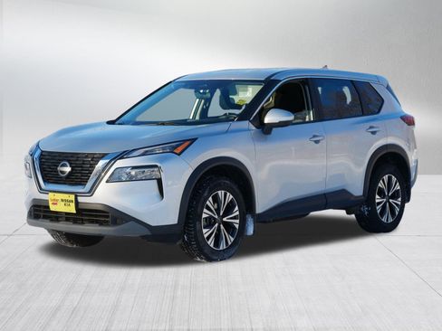 Certified 2022 Nissan Rogue SV image 3