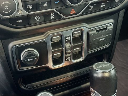 Used 2023 Jeep Gladiator Overland image 31